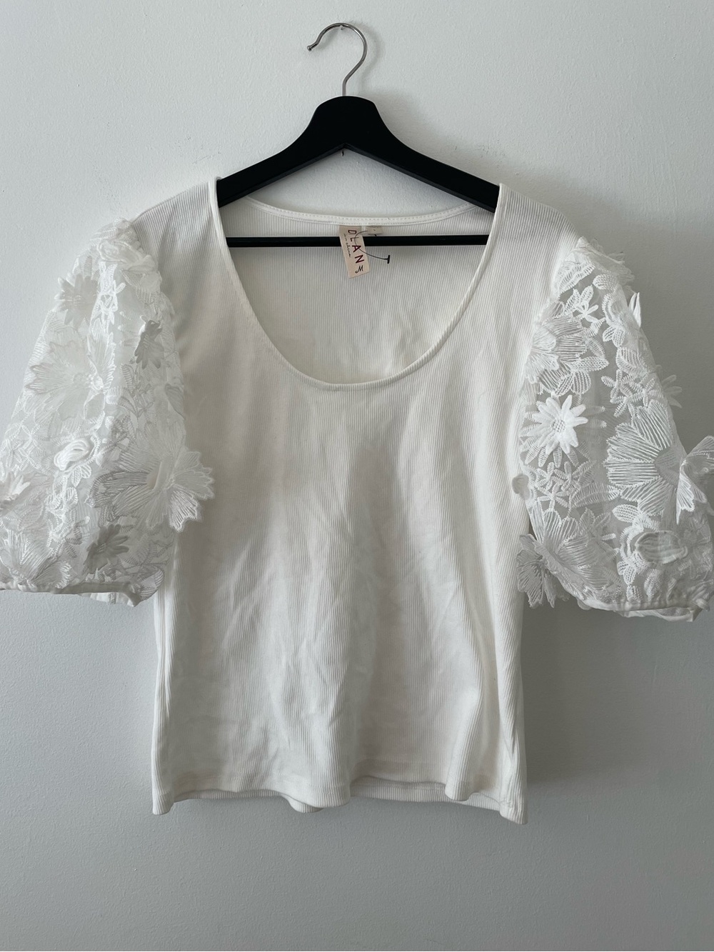Dolan Anthropologie Floral Applique Puff Sleeve Tee Size L